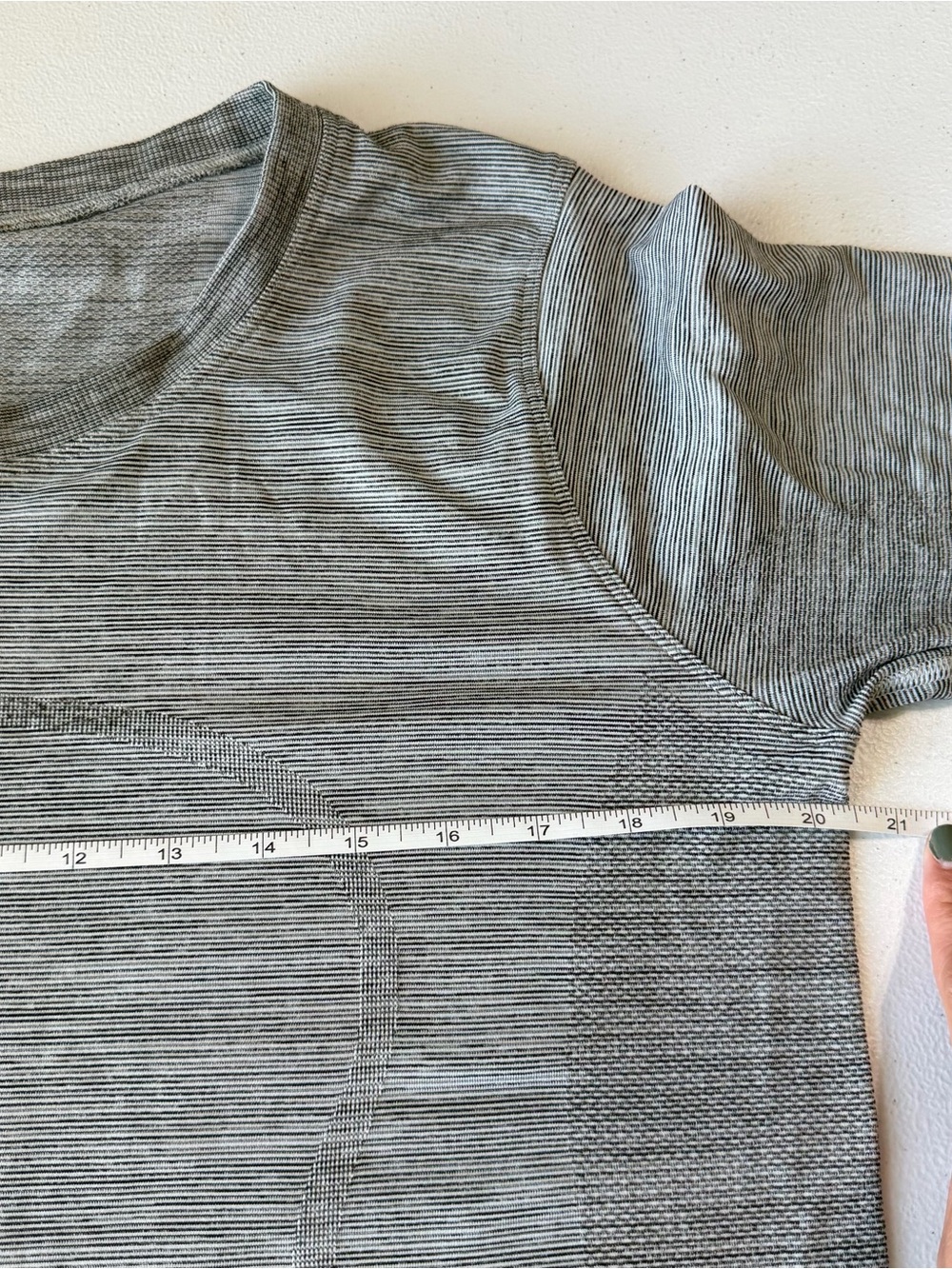 Lululemon Long Sleeve Size 10 - Picture 2 of 8